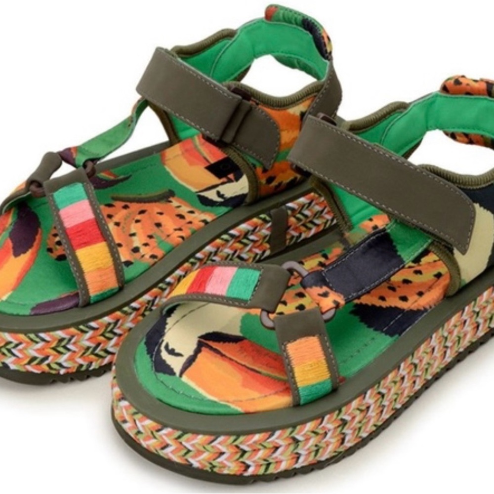 NEW FARM RIO GREEN TOUCAN FLATFORM SIZE 7